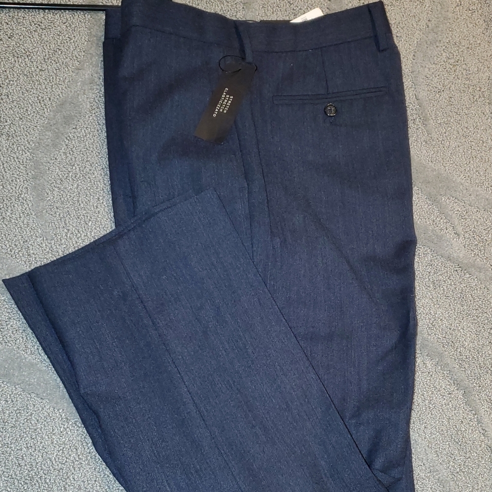 Banana Republic Mens dress pants 34x32 navy. NWT.